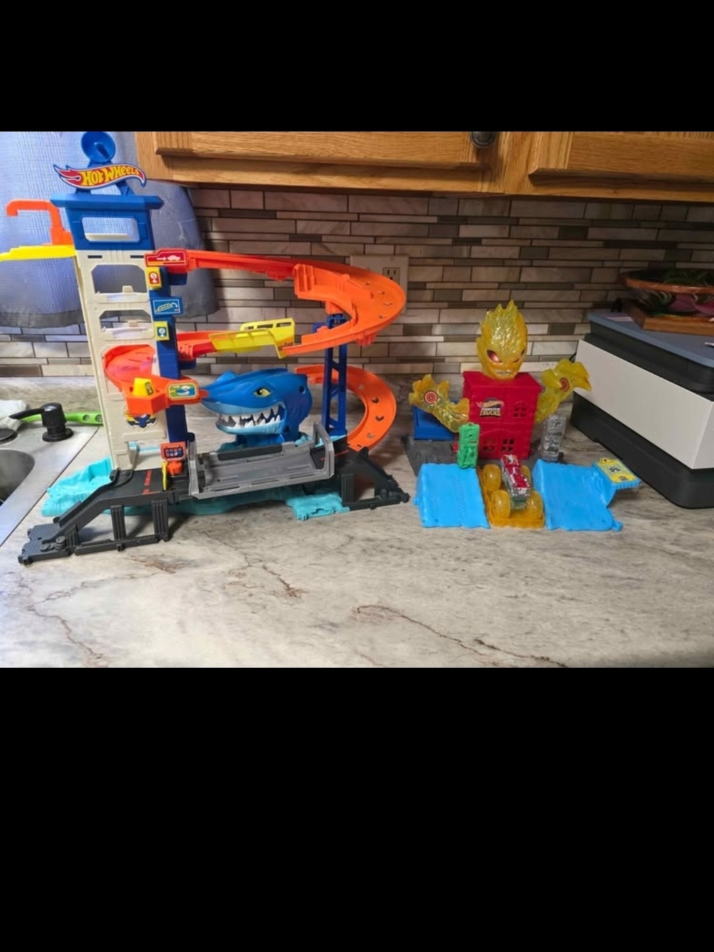 Hot Wheels Shark Attack Playset & Monster Truck Take Down